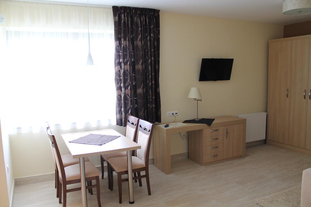 Tiffan'S Pinceszet Es Panzio Hotel Villány Cameră foto